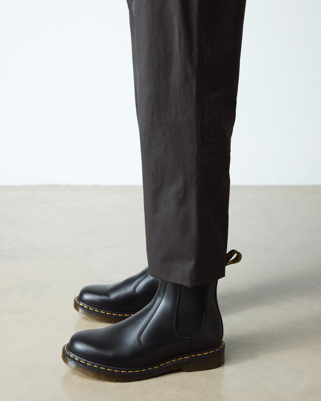 Chelsea boots 2976 Noir à surpiqûre jaune en cuir lisse