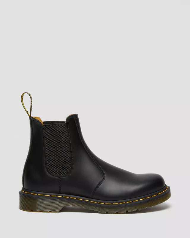 Chelsea boots 2976 Noir à surpiqûre jaune en cuir lisse