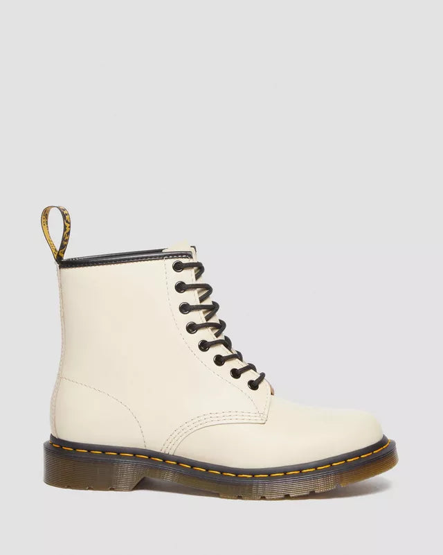 Boots 1460 en cuir Smooth à lacets Beige